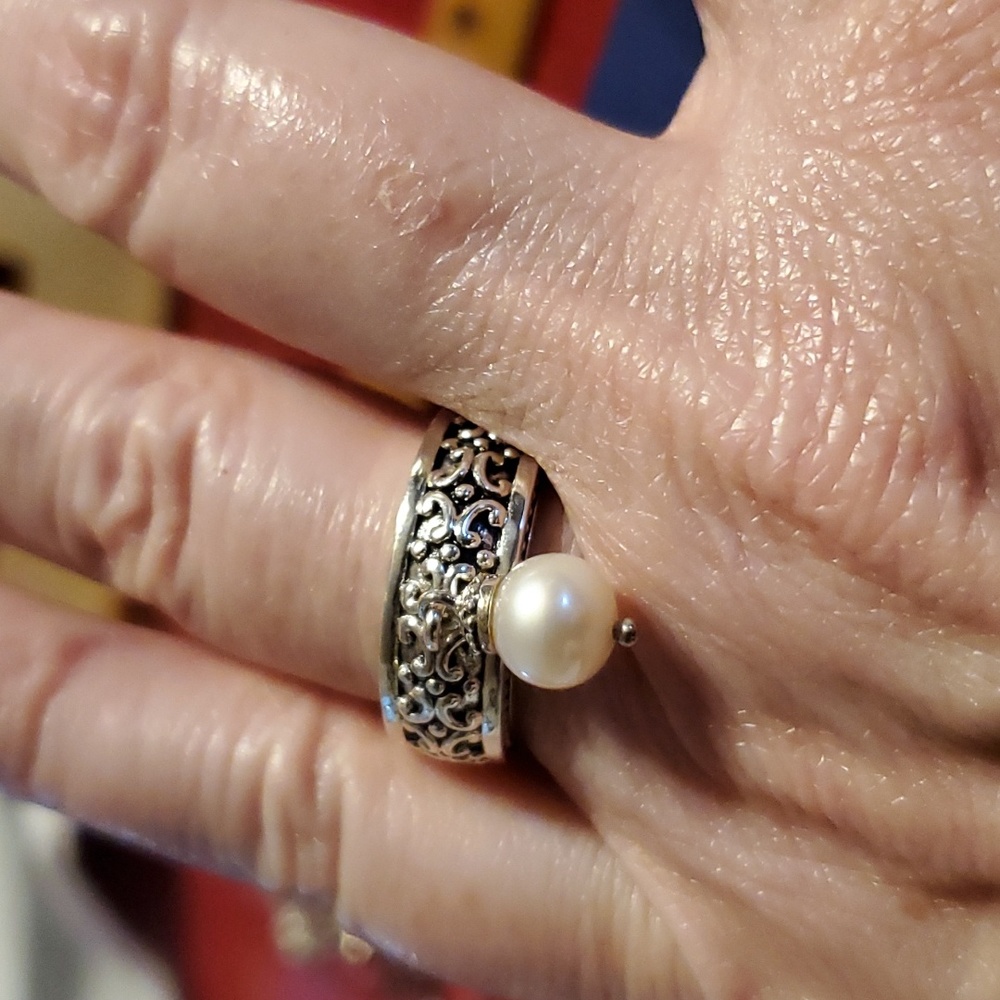 Sterling silver freshwater pearl ring size 7